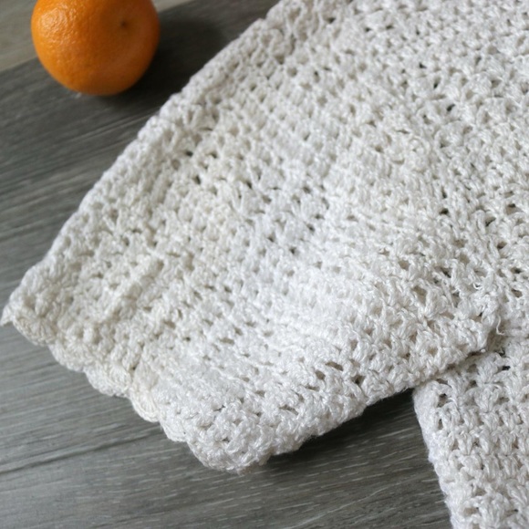 White cream crochet cardigan top with floral cross stitch embroidery - Picture 6 of 8